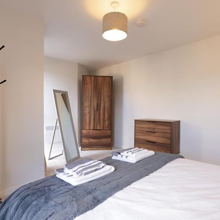 Southbank Leeds Apartment. New! With Free Parking Leeds (West Yorkshire) Exterior foto